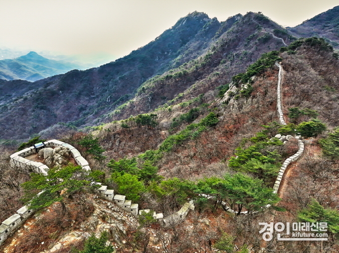 북한산성 성벽 '시단봉' 구간 전경. <사진=고양시>