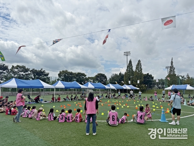 평택시가족센터가 2025년 가족운동회를 개최하고 있다. <사진=평택시>