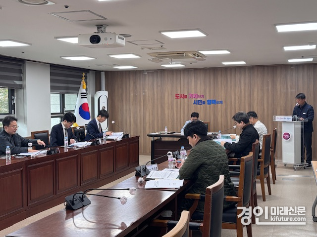 군포시가 정비사업실태점검을 하고 있다. <사진=군포시>