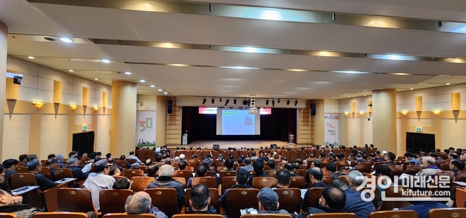 인천 연수구가 공동주택 안전강화 위한 소방·방범 교육을 실시하고 있다. <사진=연수구>
