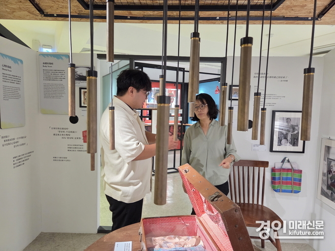 유호준 경기도의원(왼쪽)이 대만 일본군 ‘위안부’ 기념관을 방문하고 있다. <사진=경기도의회>