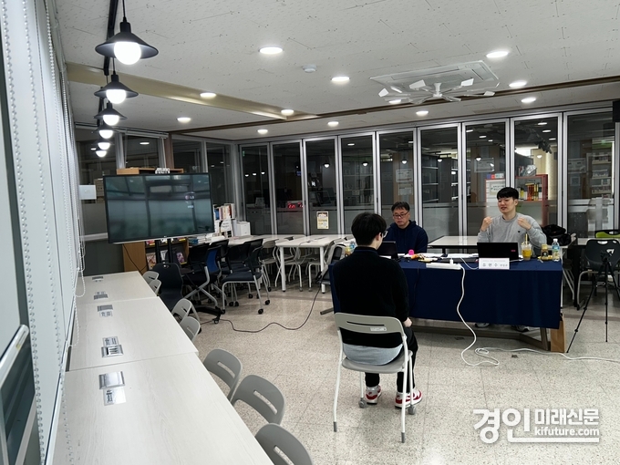 이천시가 2026학년도 대입모의 면접 컨설팅을 실시하고 있다. <사진=이천시>