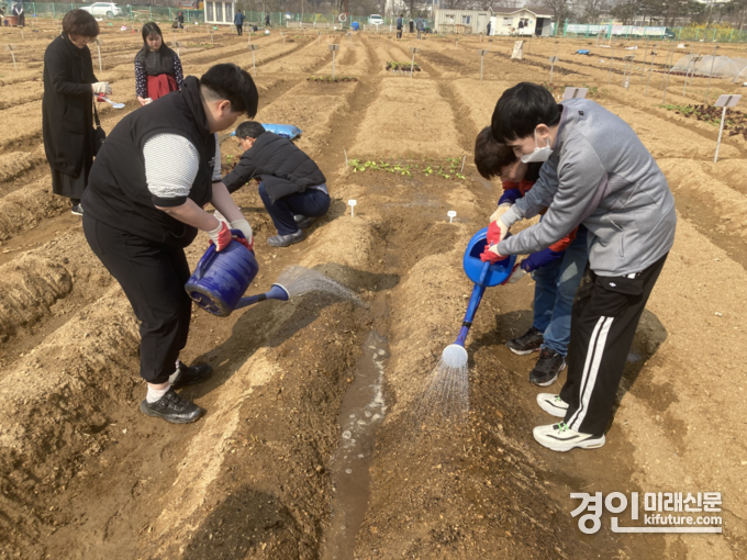 인천 남동구가 중증장애인 맞춤형 복지일자리로 자립 지원을 하고 있다. <사진=남동구>