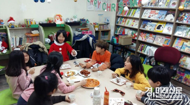 구로고척점 쑥쑥리더스 잉글리쉬 리딩 영어교습소 수업 모습. <사진=쑥쑥리더스>