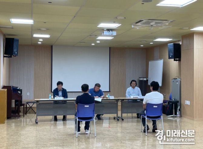 화성시문화재단은 2023 정조대왕능행차 공동재현 화성구간의 행렬단 주요 배역 11인을 오디션을 보고 있다. <사진=화성시문화재단>