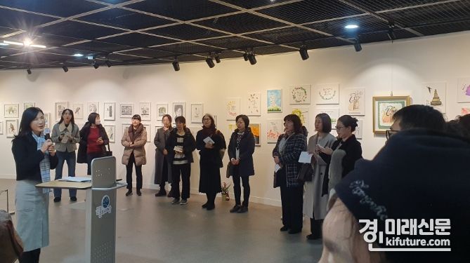 군포문화재단이 '수리산상상마을 수강생 작품 전시회'를 열고 있다. <사진=군포문화재단>