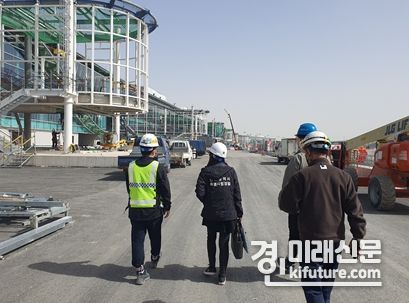 인처시 특사경이 환경분야 단속을 실시히고 있다. <사진=인천시>