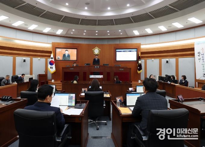 오산시의회가 제283회 임시회 본회의를 개회하고 있다. <사진=오산시으회>