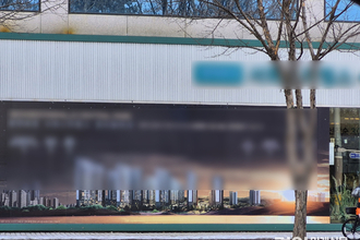 경기도, '창문 덮은 광고물' 화재 등 안전사고 우려... 단속 못해