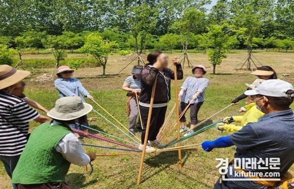 인천시가 암 생존자 수면장애 개선을 위한 산림치유 프로그램을 진행하고 있다. <사진=인천시>