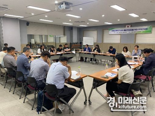 시흥시와 LH는 지난 18일 은계지구 상수도 공급 정상화 주민간담회를 열고 있다. <사진=시흥시>