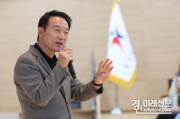 임태희 경기도교육감이 공립유치원장 연수 현장에서 인사말을 하고 있다 .<사진=경기도교육청>