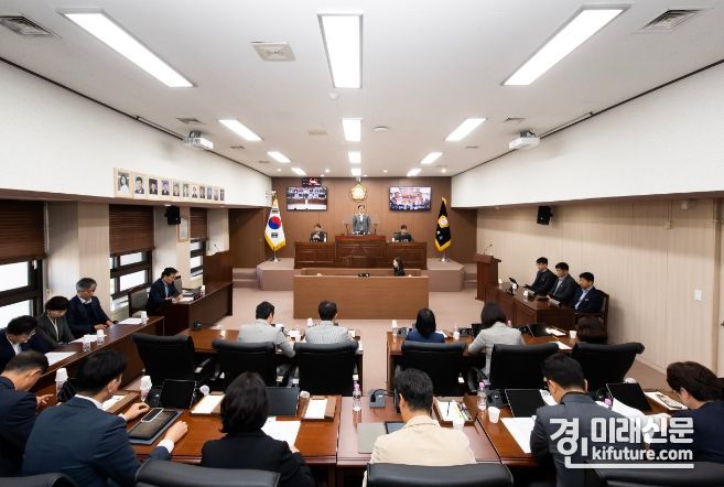 김포시의회가 제228회 임시회를 열고 있다. <사진=김포시의회>