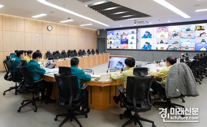 경기도가 시·군부단체장(영상) 회의를 진행하고 있다. <사진=경기도>