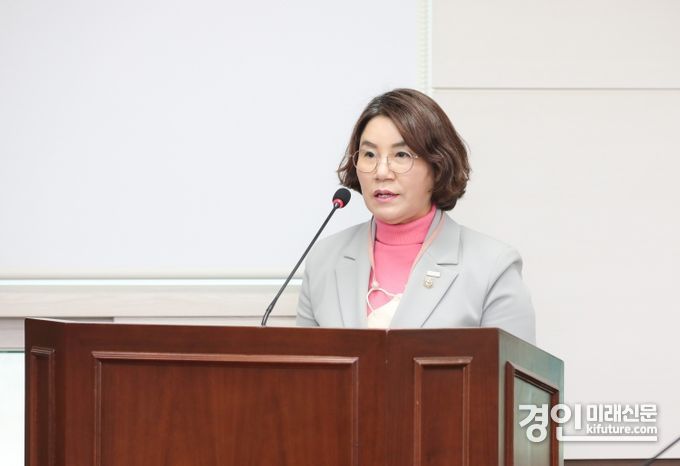 김유숙 안산시의원이 고용상의 차별행위 금지에 관한 조례안을 대표 발의하고 있다. <사진=안산시의회>