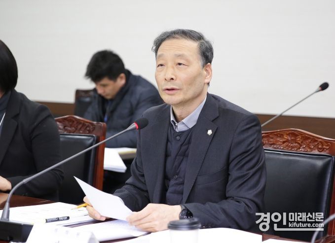 한명훈 안산시의원이 물순환 관리에 관한 조례안을 대표 발의하고 있다. <사진=안산시의회>