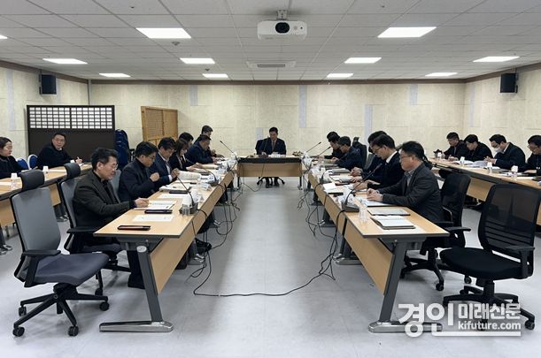 인천시가 지난 5일 '광역교통 개선대책 활성화 추진협의회(TF)' 회의를 개최하고 있다. <사진=인천시>