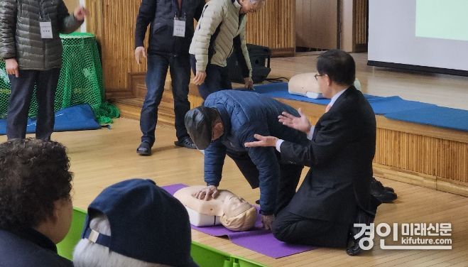 여주시가 어르신 일상생활 위기예방 안전교육을 실시하고 있다. <사진=여주시>