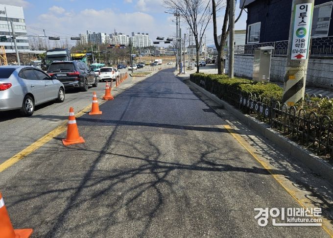 안성시가 포트홀 복구를 하고 있다. <사진=안성시>