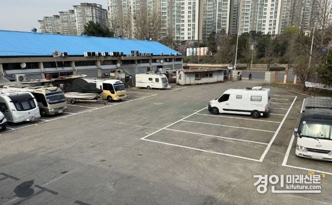 안양시 농수산물도매시장 ‘캠핑용 자동차 전용 임시주차장’ 전경. <사진=안양시>