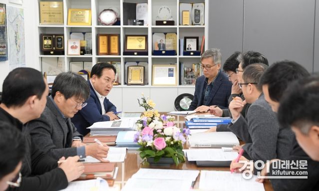 오산시가 민선8기 공약사업 실천계획 보고회를 개최하고 있다. <사진=오산시>