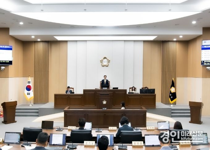 김포시의회가 제233회 임시회 본회의를 열고 있다. <사진=김포시의회>