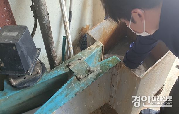 인천시가 폐수를 특별점검하고 있다. <사진=인천시>