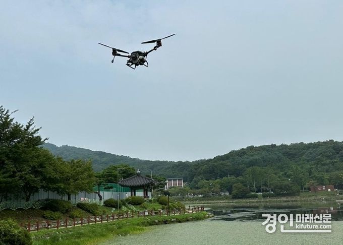 이천시가 친환경 드론 방역소독을 실시하고 있다. <사진=이천시>