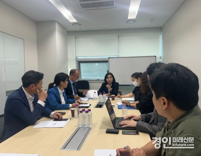 경기도의회 김동영 의원이 AI 기술을 활용한 자살 등 고위험군에 대한 정신건강 개선을 위한 방안을 논의하고 있다. <사진=경기도의회>