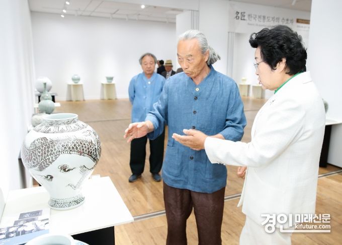이천시가 도자 명장 20인 작품전을 개최하고 있다. <사진=이천시>