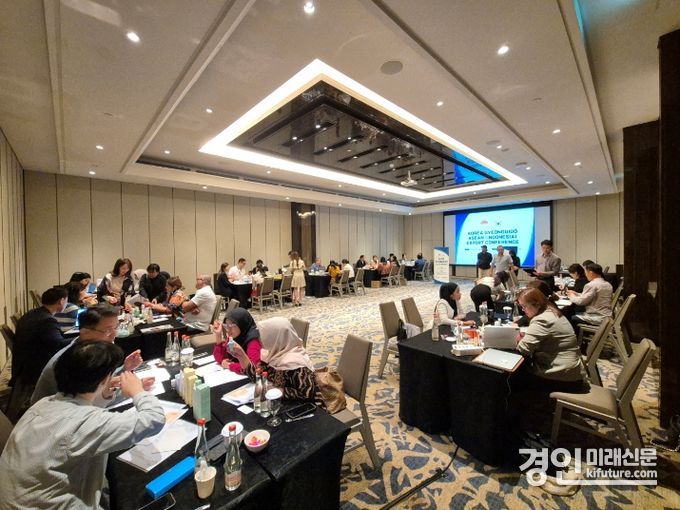 경기도와 경기FTA통상진흥센터가 인도네시아에서 수출상담을 진행하고 있다. <사진=경기도>