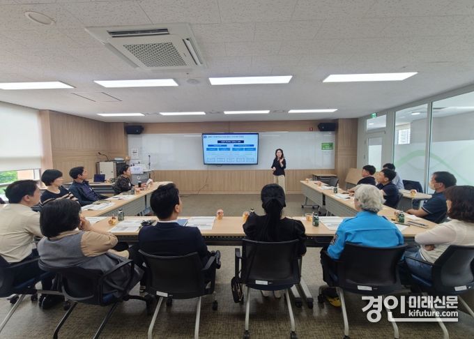 광명시가 지속가능한 안전도시를 구현하기 위해 10일 광명평생학습원에서 ‘국제안전도시 분과별 실무위원회 워크숍’을 개최하고 있다. <사진=광명시>